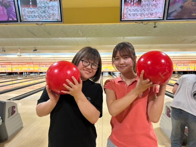 今日は#ボーリング大会 でした🎳✨

同じレーンの仲間と一緒にチーム優勝を目指します💪💥
友達と競っている生徒もいました🙌🔥

前日に練習としてボーリングに行った学生もいたそうです🤣👏
とても賑やかで大盛り上がり✨😄の1日になりました💕

今回のトップスコア賞はMちゃん、ハイスコア賞はTくんでした〜‼️👏💫
おめでとう🎉

明日からの学校も頑張ろう！🎌
🐾
🐾
🐾
⁡#いばらきどうぶつ専門学校 #いばらき動物専門学院 #動物専門学校 #動物 #トリマー #ドッグトレーナー #動物看護師 #飼育員 #🐶 #dog #doglover #土浦 #土浦駅 #水戸 #水戸動物専門学校 #担当犬 #パートナードッグ