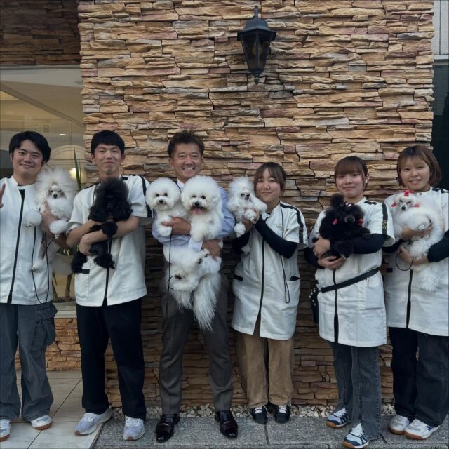 本日は世界で活躍されているS先生による #美容実習 がありました✨

難易度の高いカットスタイルへカットチェンジ🪄︎︎✨やハンドリングなど沢山のことをご指導して頂きました🙌🏻

授業合間には #ミニチュアシュナウザー のアネラ👼🏻💞ちゃんとイチャイチャ😶‍🌫️💞

今日も一日ありがとうございました‼️
🐾
🐾
🐾
 #トイプードル #ビションフリーゼ#コンチネンタルクリップ #ハンドラー #グルーマー#いばらき動物専門学院 #土浦 #担当犬 #ライセンス取得 #実習 #パートナードッグ #可愛い #iASC #いば動 #茨城 #動物 #専門 #学校  #犬 #いぬ #セットアップ #ショークリップ #入賞 #できるのはここだけ #現役のプロから教わる授業