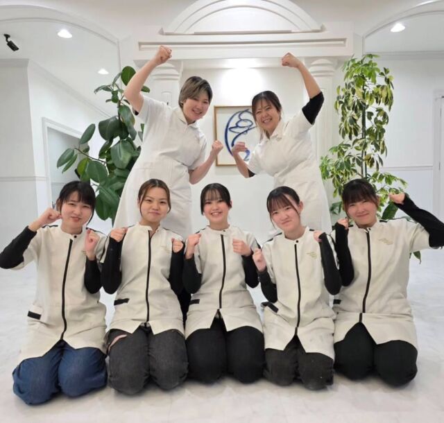 本日のオープンキャンパスにはペットサロンオーナーN先生と現役カリスマトリマーのM先生が来てくださいました👭💓

本日も一人一人丁寧に綺麗に切れるよう教えて下さいました✨

そして!!明日はトリミング・訓練競技大会です👏
先生たちに良い結果を報告出来るよう頑張ります👍️

本日もありがとうございました‼️
次回もまたよろしくお願いします🙇
🐾
🐾
🐾
⁡⁡⁡⁡⁡⁡#いばらきどうぶつ専門学校 #いばらき動物専門学院 #動物専門学校 #いばどう #土浦市 #トリマー #ドッグトレーナー #動物看護師 #動物臨床助士 #飼育員 #ライセンス取得 #実習 #パートナードッグ #可愛い #iASC #いば動 #茨城 #動物 #専門 #学校 #犬#シュナウザー #オープンキャンパス #個別面談 #体験会 #水戸動物専門学校 #優しい先輩 #在校生ありがとう