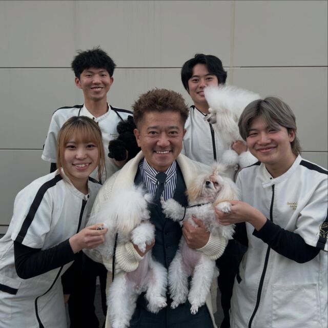 本日は世界で活躍されているS先生による #美容実習 がありました✨
⁡
はじめてのハンドリングに挑戦する学生も😽💞
難しぃと嘆いていましたが最後までよく頑張りました💪
⁡
S先生のハンドリングをみて学生のメモキラキラです✨

本日もありがとうございました。
次回もよろしくお願い致します🫶
🐾
🐾
🐾
 #トイプードル #ビションフリーゼ#コンチネンタルクリップ #ハンドラー #グルーマー#いばらき動物専門学院 #土浦 #担当犬 #ライセンス取得 #実習 #パートナードッグ #可愛い #iASC #いば動 #茨城 #動物 #専門 #学校  #犬 #いぬ #セットアップ #ショークリップ #入賞 #できるのはここだけ #現役のプロから教わる授業