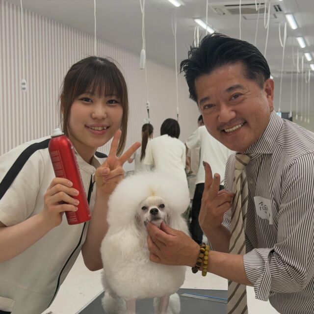 本日は世界で活躍されているS先生による #美容実習 がありました✨
⁡⁡
日々新しいことを教えてもらいレベルアップ✨
難しいことたくさんだけどよく頑張りました💪🔥

本日もありがとうございました。
次回もよろしくお願い致します🫶
🐾
🐾
🐾
 #トイプードル #ビションフリーゼ  #いばらきどうぶつ専門学校
