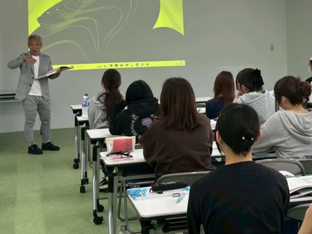 本日の学科授業は、学校長先生によるハンドリングの授業でした🐩💕
⁡⁡
ワンちゃんの歩き方やスタンダードについて詳しく楽しく授業をしてくださいました 😊

先生、次回もよろしくお願い致します🙇‍♀️
🐾
🐾
🐾
⁡⁡⁡⁡#いばらきどうぶつ専門学校 #いばらき動物専門学院 #動物専門学校 #いばどう #土浦市 トリマー ドッグトレーナー 動物看護師 動物臨床助士 飼育員 ライセンス取得 実習 パートナードッグ  iASC いば動 茨城 動物 専門  学校 オープンキャンパス 個別面談 体験会 水戸動物専門学校  猫  ねこ  ねこすきさんと繋がりたい 現役のプロから教わる授業