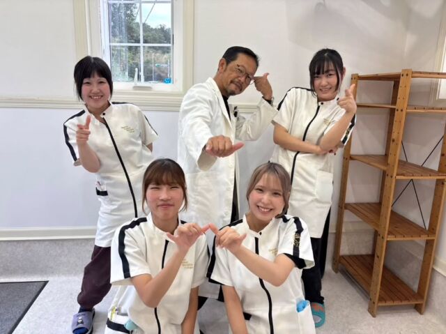 本日も#手術実習 を行いました❗️

先生からのアドバイスをしっかり聞き、更に気を引き締めて手術を行うことができました💪🔥

ワクチンの保定の仕方やわんちゃんの声かけなど上手にできていました🐕️💉

K先生、ありがとうございました🙌
次回もよろしくお願いします✨
 🐾
 🐾
 🐾
 #いばらきどうぶつ専門学校 #動物専門学校 #いばどう #現役のプロから教わる授業